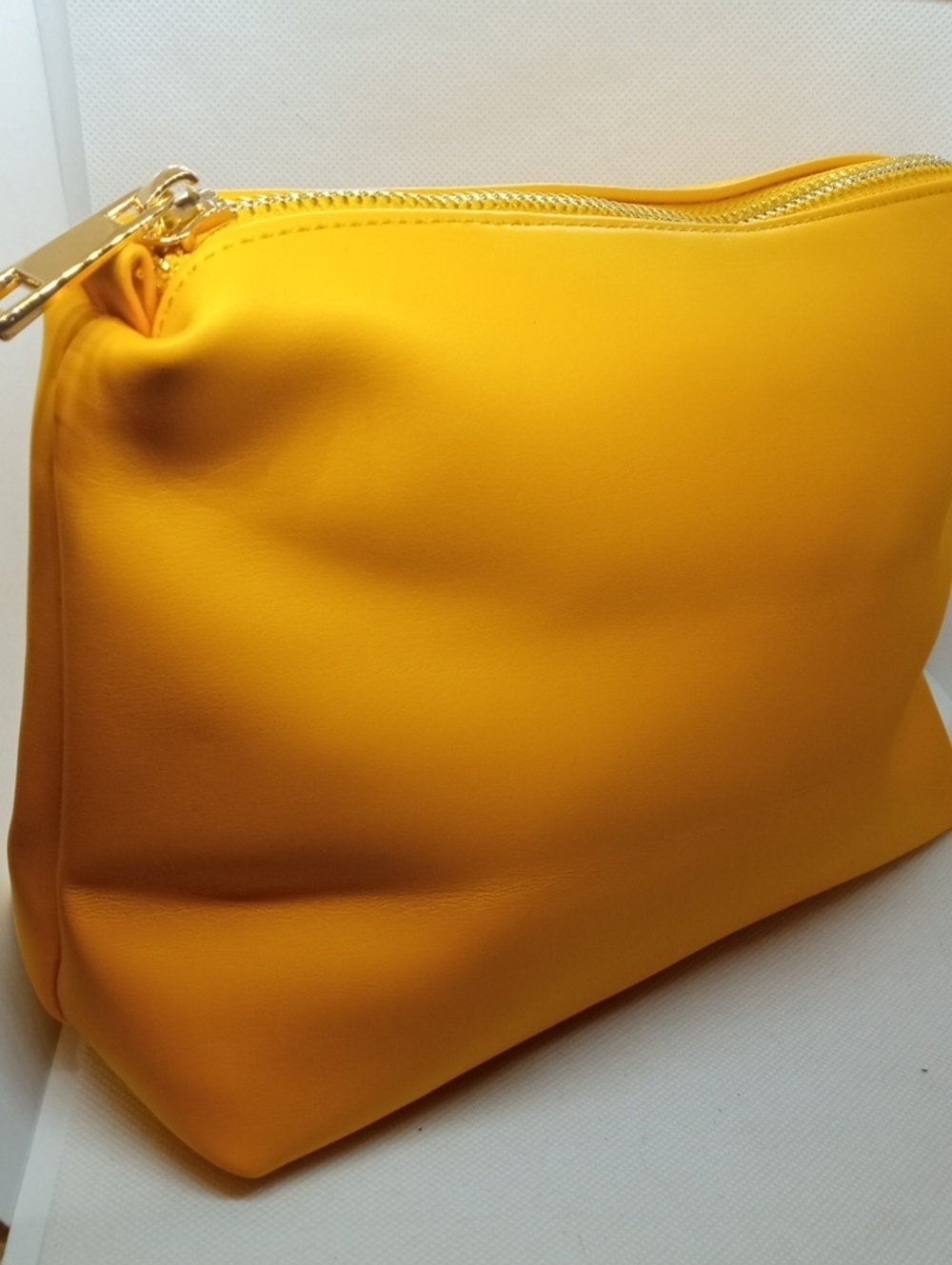 FOREVER 21 MAKE UP BAG - Picture 1 of 8
